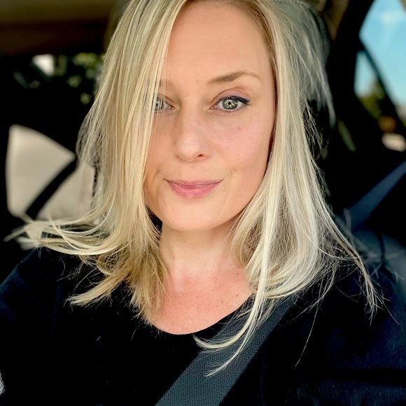 🌿Hi! I’m Chasity. Here is some helpful info about my closet. 🌿 - Picture 2 of 4